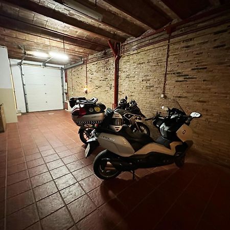 Casa Neus, Casa Cerca De Barcelona Villa Sant Feliu de Llobregat Bagian luar foto