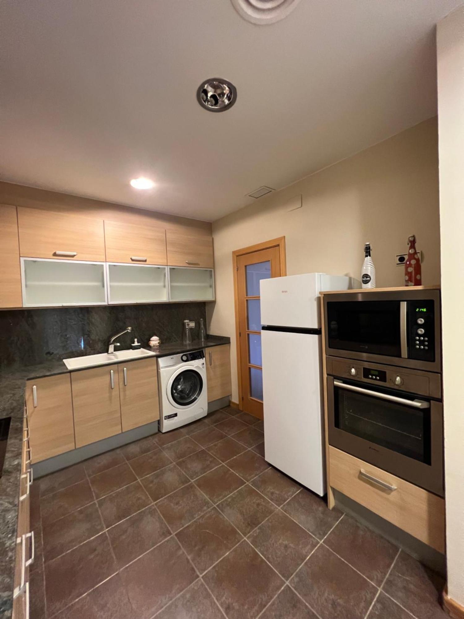 Casa Neus, Casa Cerca De Barcelona Villa Sant Feliu de Llobregat Bagian luar foto