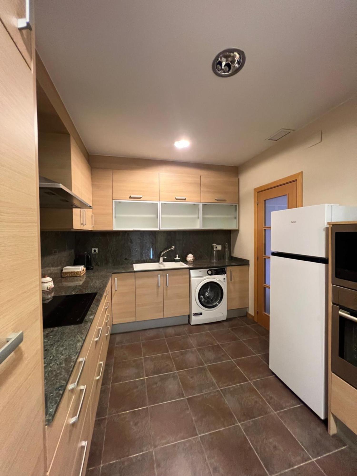 Casa Neus, Casa Cerca De Barcelona Villa Sant Feliu de Llobregat Bagian luar foto