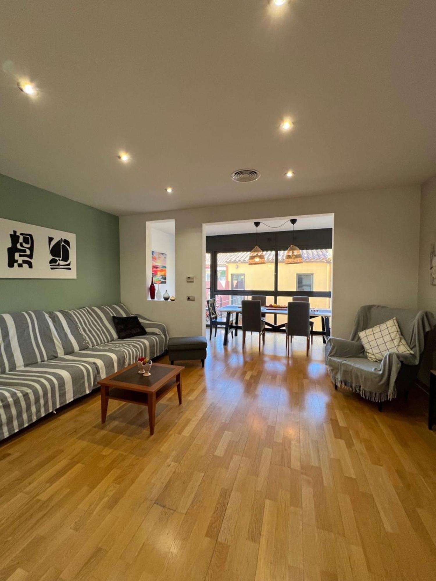 Casa Neus, Casa Cerca De Barcelona Villa Sant Feliu de Llobregat Bagian luar foto